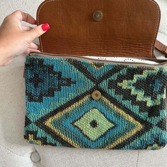 Myra Bag - Picture 2 of 3